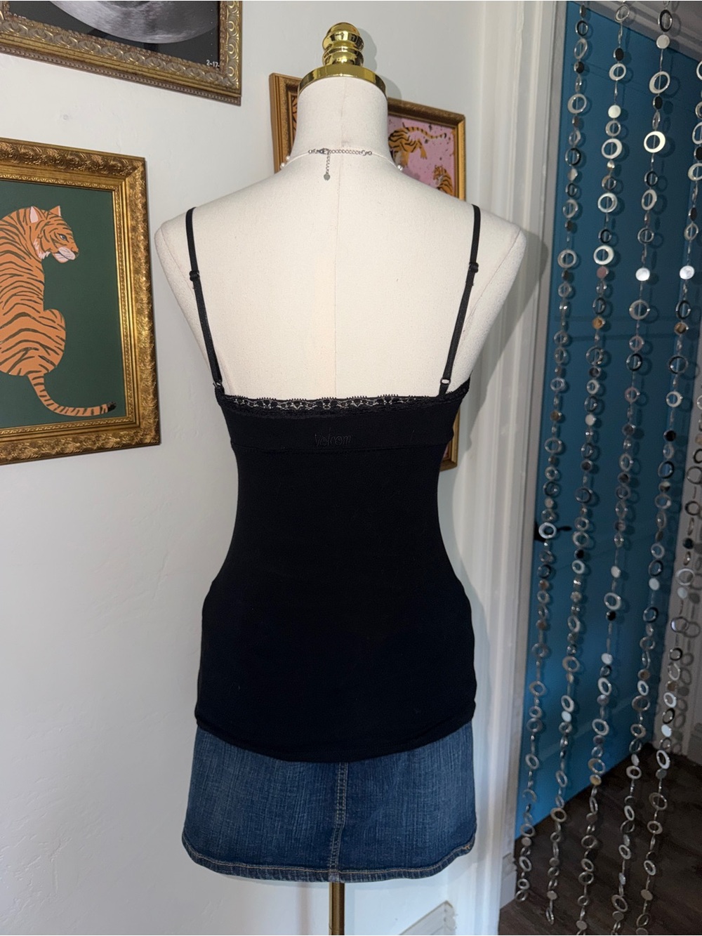 Vintage Y2K Black Lace-Trim Spaghetti Strap Cami Top - Women - Picture 2 of 2
